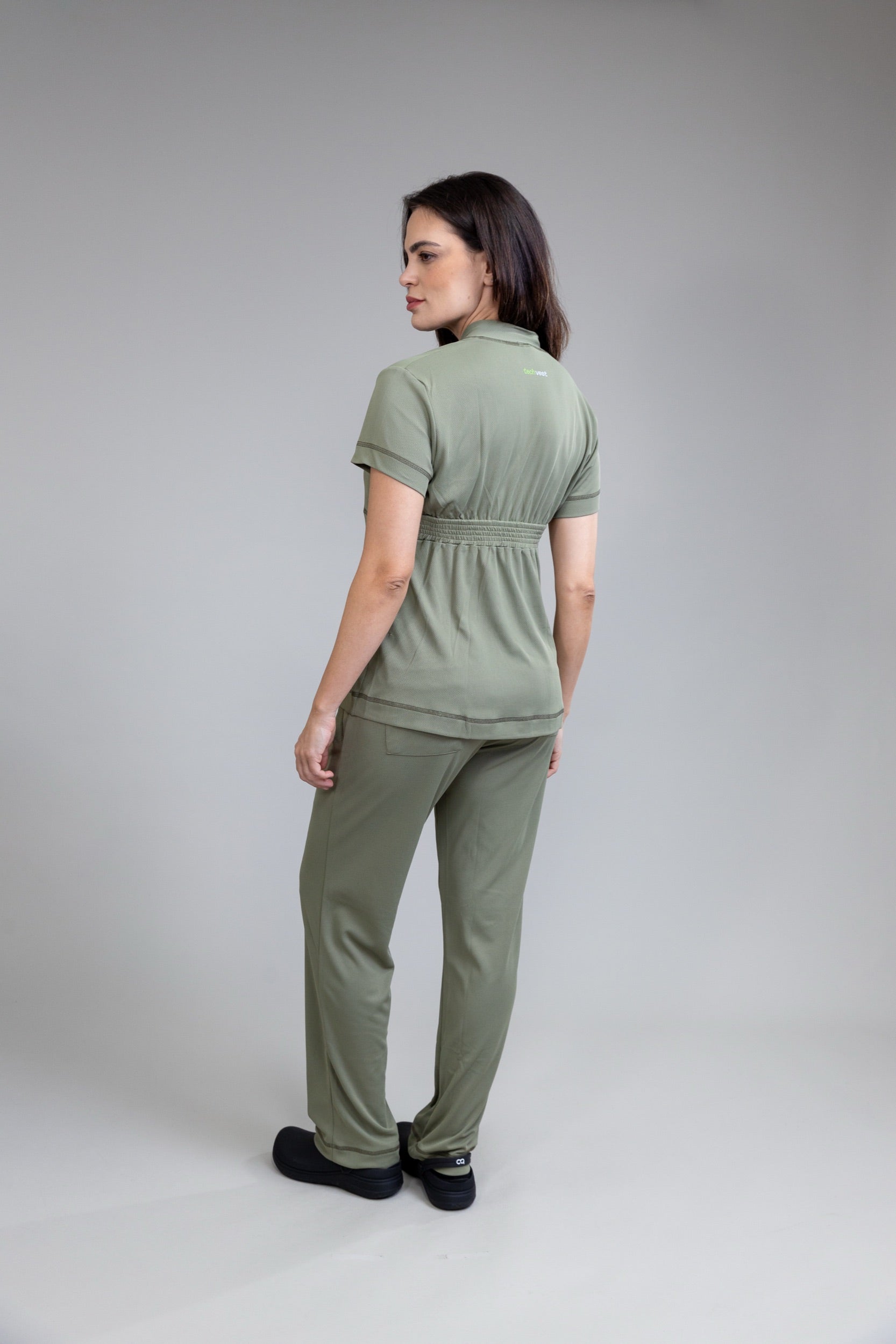 Scrub Aero EDGE - Feminino - Verde Olive
