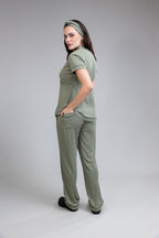 Scrub Aero EDGE - Feminino - Verde Olive