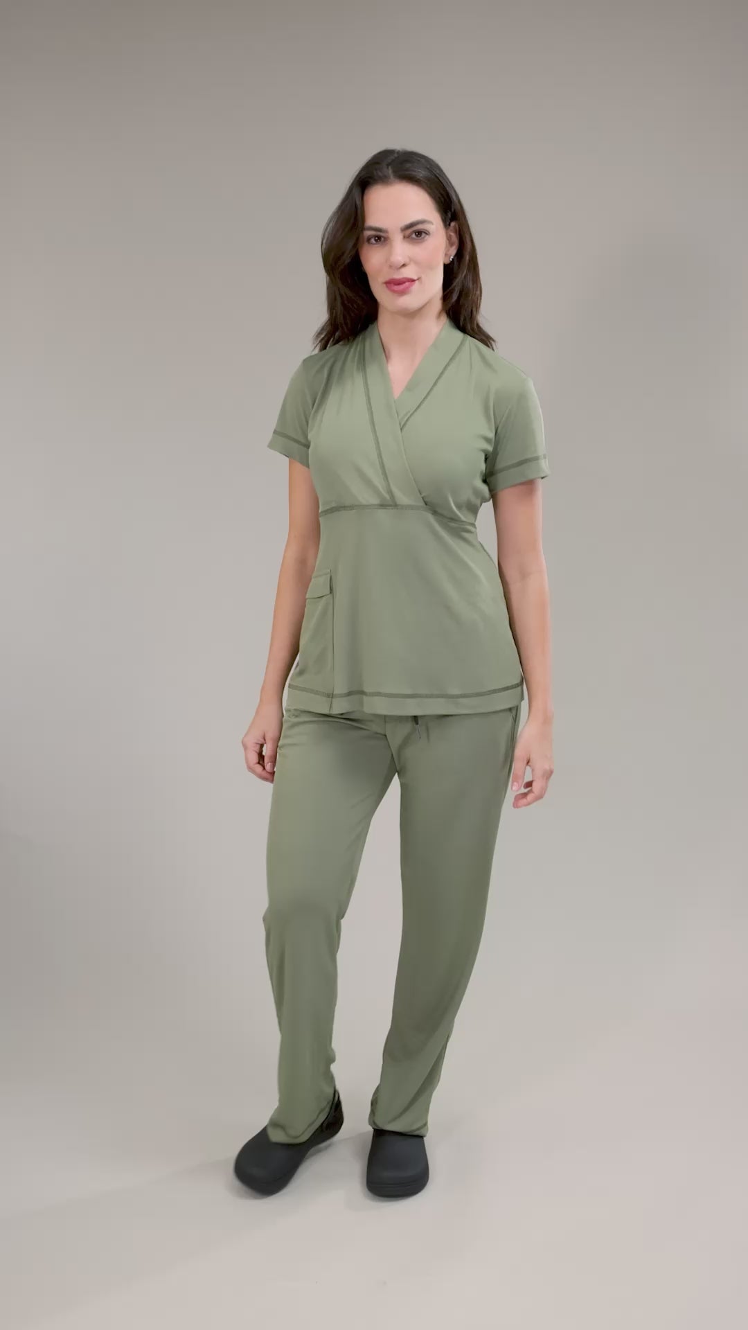 Scrub Aero EDGE - Feminino - Verde Olive